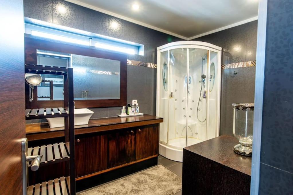 Apartamento Luxury Loft By Boy Patras Exterior foto